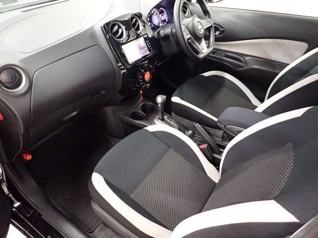 日産 ノート １．２ Ｘ ＤＩＧ－Ｓ H29年 (関東) 99