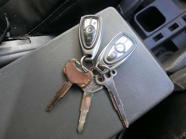 トヨタ ランドクルーザープラド ３．０ ＳＸワイド リミテッド メモリアルパッケージ ディーゼルターボ ４ＷＤ H6年 (中国) 99