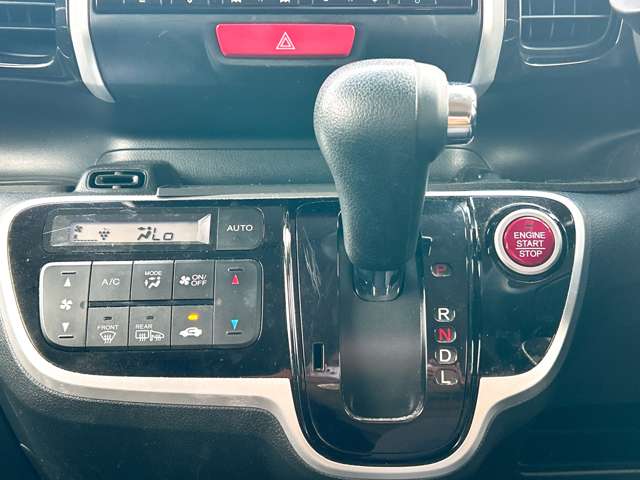 ホンダ Ｎ　ＢＯＸ ６６０ カスタムＧ ＳＳパッケージ ブラックスタイル H29年 (九州・沖縄) 99