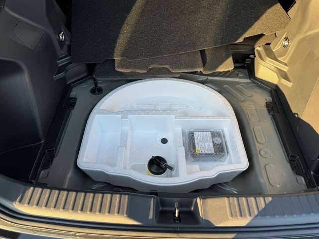 トヨタ ヤリスクロス　ハイブリッド １．５ ハイブリッド Ｚ アドベンチャー R7年 (九州・沖縄) 99