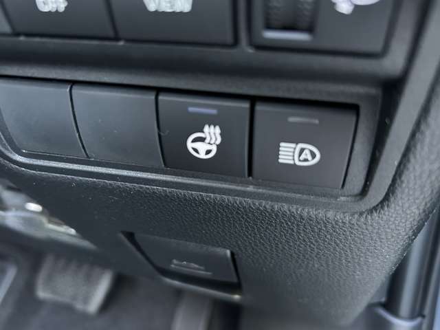 トヨタ ヤリスクロス　ハイブリッド １．５ ハイブリッド Ｚ アドベンチャー R7年 (九州・沖縄) 99