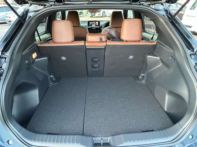 トヨタ ヤリスクロス　ハイブリッド １．５ ハイブリッド Ｚ アドベンチャー R7年 (九州・沖縄) 99