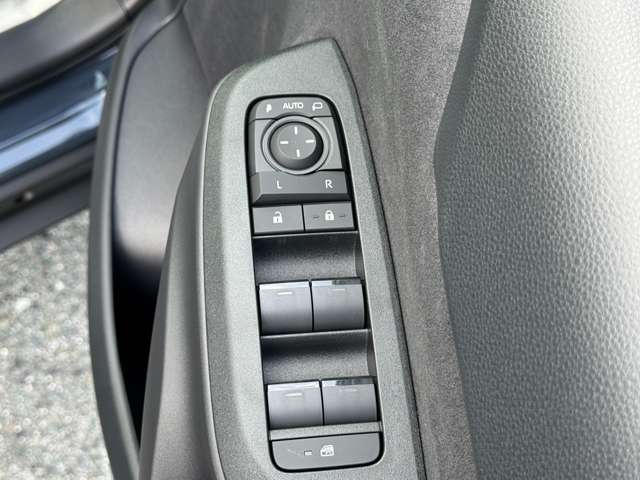 トヨタ ヤリスクロス　ハイブリッド １．５ ハイブリッド Ｚ ウルバーノ R7年 (九州・沖縄) 99