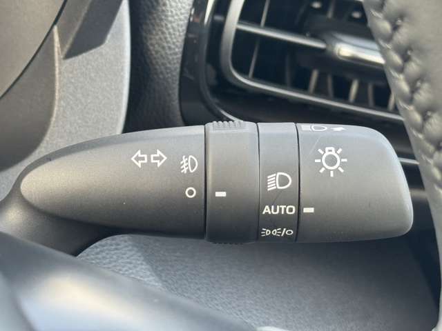 トヨタ ヤリスクロス　ハイブリッド １．５ ハイブリッド Ｚ ウルバーノ R7年 (九州・沖縄) 99