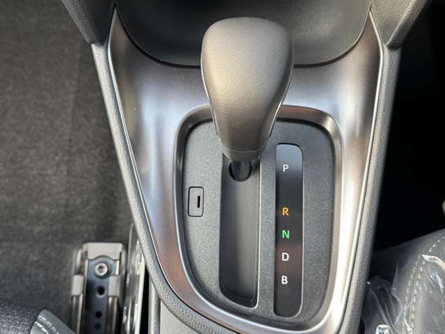 トヨタ ヤリスクロス　ハイブリッド １．５ ハイブリッド Ｚ ウルバーノ R7年 (九州・沖縄) 99