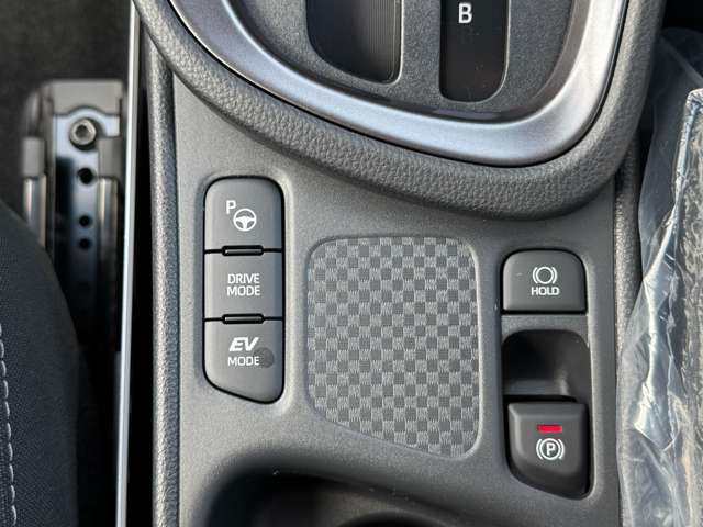 トヨタ ヤリスクロス　ハイブリッド １．５ ハイブリッド Ｚ ウルバーノ R7年 (九州・沖縄) 99