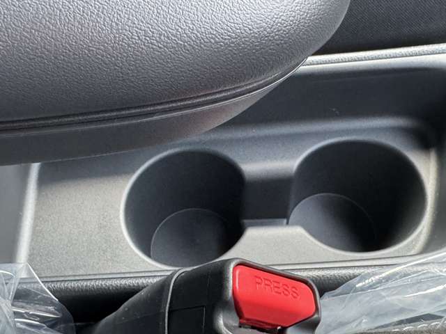 トヨタ ヤリスクロス　ハイブリッド １．５ ハイブリッド Ｚ ウルバーノ R7年 (九州・沖縄) 99