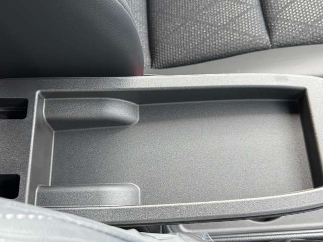 トヨタ ヤリスクロス　ハイブリッド １．５ ハイブリッド Ｚ ウルバーノ R7年 (九州・沖縄) 99