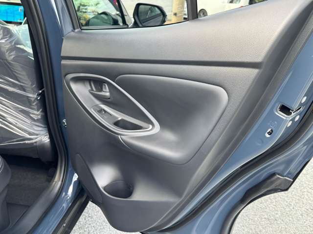 トヨタ ヤリスクロス　ハイブリッド １．５ ハイブリッド Ｚ ウルバーノ R7年 (九州・沖縄) 99