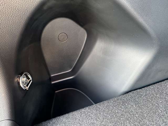 トヨタ ヤリスクロス　ハイブリッド １．５ ハイブリッド Ｚ ウルバーノ R7年 (九州・沖縄) 99