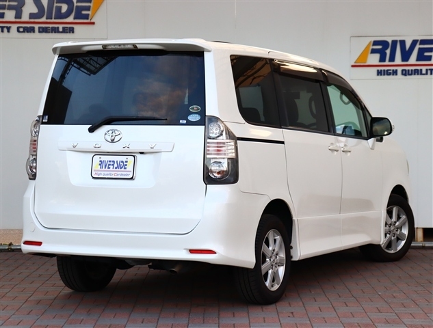 トヨタ ヴォクシー ２．０ Ｚ ４ＷＤ H20年 (関東) 99