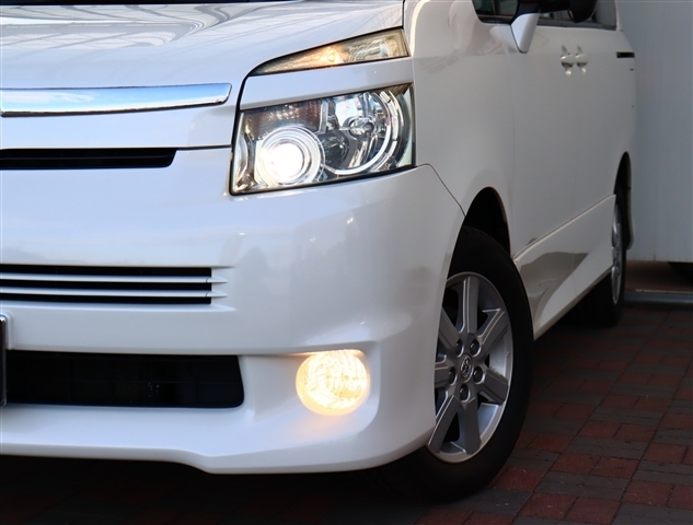 トヨタ ヴォクシー ２．０ Ｚ ４ＷＤ H20年 (関東) 99