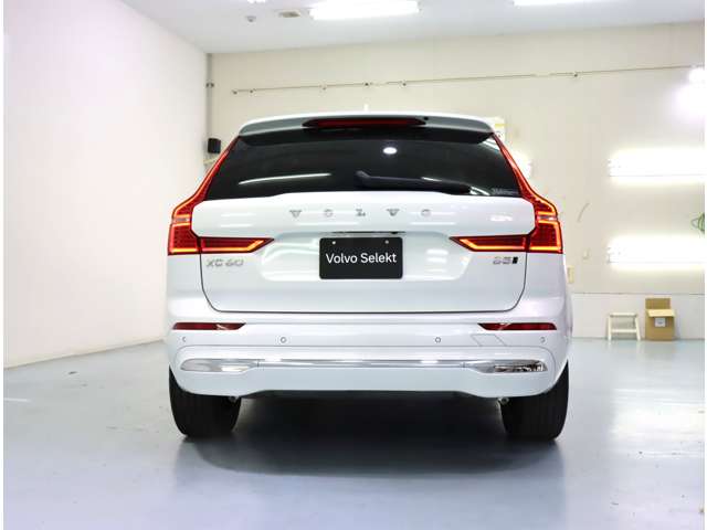 ボルボ ＸＣ６０ アルティメット Ｂ５ ＡＷＤ ４ＷＤ R4年 (近畿) 99