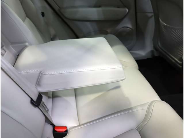 ボルボ ＸＣ６０ アルティメット Ｂ５ ＡＷＤ ４ＷＤ R4年 (近畿) 99