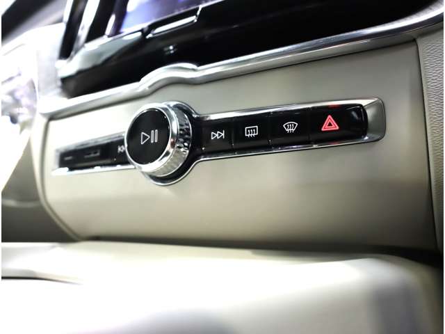 ボルボ ＸＣ６０ アルティメット Ｂ５ ＡＷＤ ４ＷＤ R4年 (近畿) 99