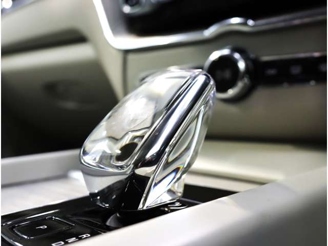 ボルボ ＸＣ６０ アルティメット Ｂ５ ＡＷＤ ４ＷＤ R4年 (近畿) 99