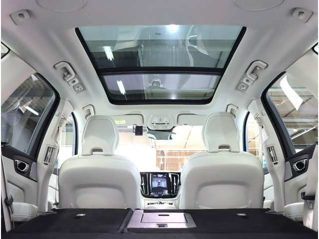 ボルボ ＸＣ６０ アルティメット Ｂ５ ＡＷＤ ４ＷＤ R4年 (近畿) 99