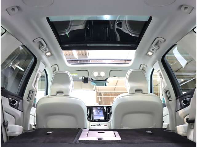 ボルボ ＸＣ６０ アルティメット Ｂ５ ＡＷＤ ４ＷＤ R4年 (近畿) 99