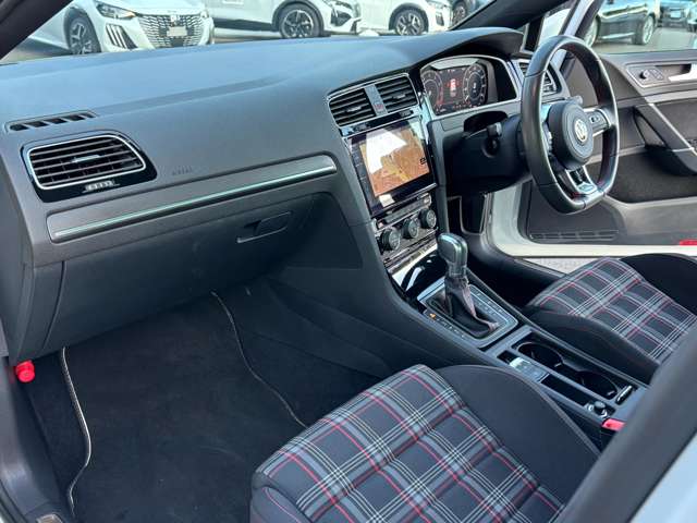 フォルクスワーゲン ゴルフ ＧＴＩ　ダイナミック H30年 (東北) 99