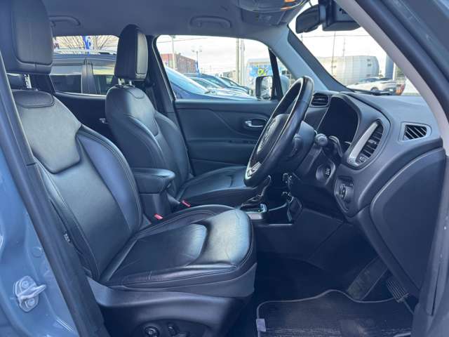 ジープ レネゲード リミテッド H30年 (東北) 99