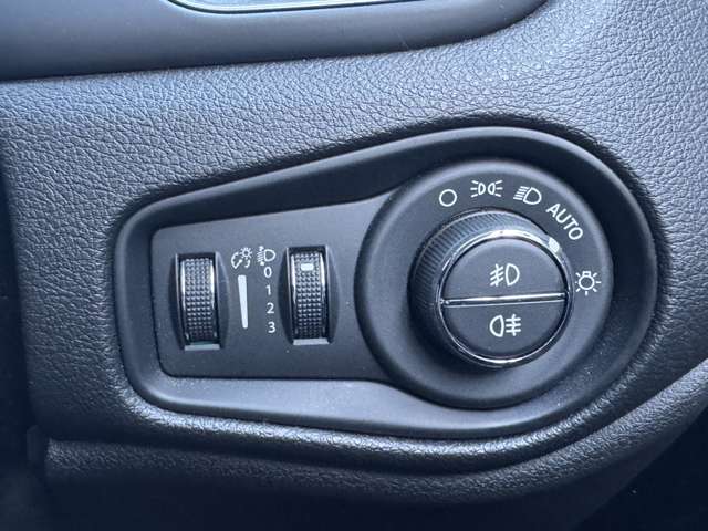 ジープ レネゲード リミテッド H30年 (東北) 99