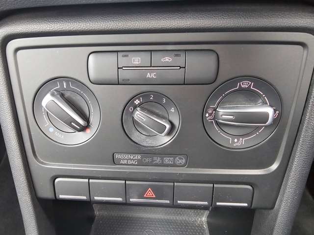 フォルクスワーゲン ザ　ビートル ベース H27年 (東北) 99