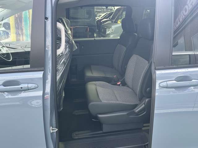 ホンダ フリード　ハイブリッド １．５ Ｅ：ＨＥＶ エアー ＥＸ R7年 (東海) 99