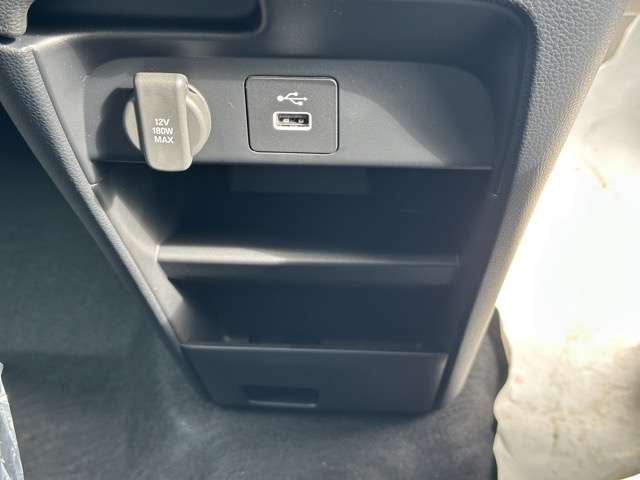 ホンダ フリード　ハイブリッド １．５ Ｅ：ＨＥＶ エアー ＥＸ R7年 (東海) 99