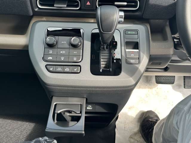 ホンダ フリード　ハイブリッド １．５ Ｅ：ＨＥＶ エアー ＥＸ R7年 (東海) 99