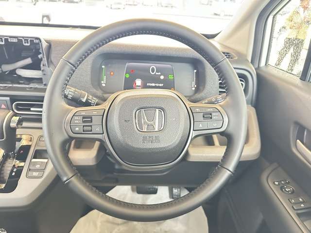 ホンダ フリード　ハイブリッド １．５ Ｅ：ＨＥＶ エアー ＥＸ R7年 (東海) 99