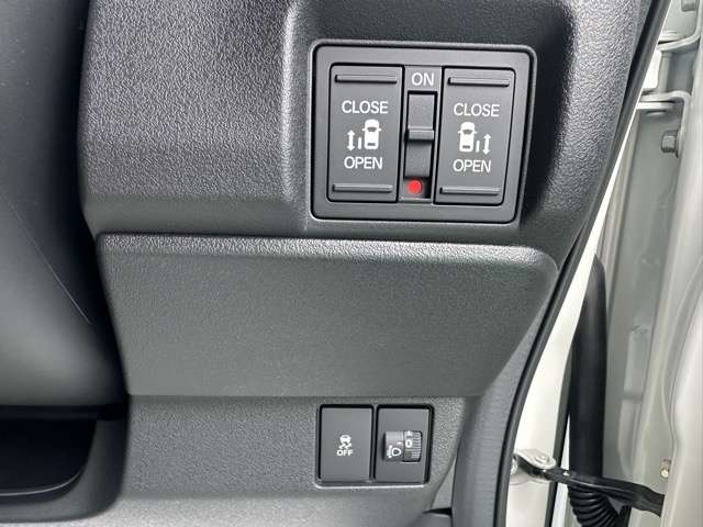 ホンダ Ｎ　ＢＯＸ カスタム ６６０ ターボ コーディネートスタイル ２トーン R7年 (東海) 99