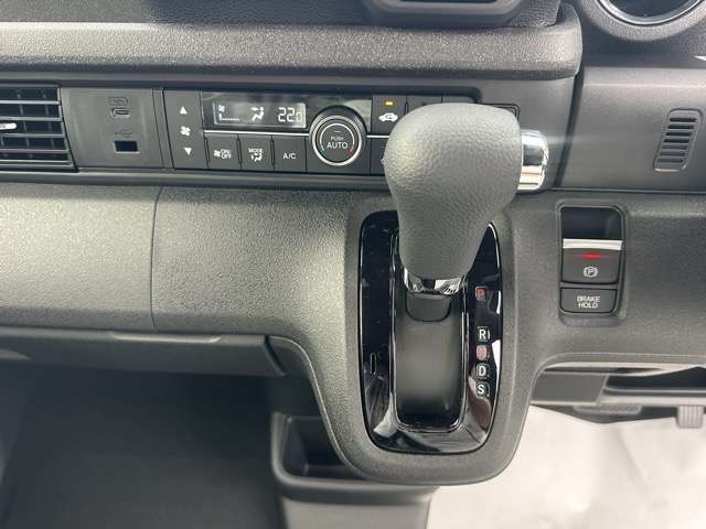 ホンダ Ｎ　ＢＯＸ カスタム ６６０ ターボ コーディネートスタイル ２トーン R7年 (東海) 99