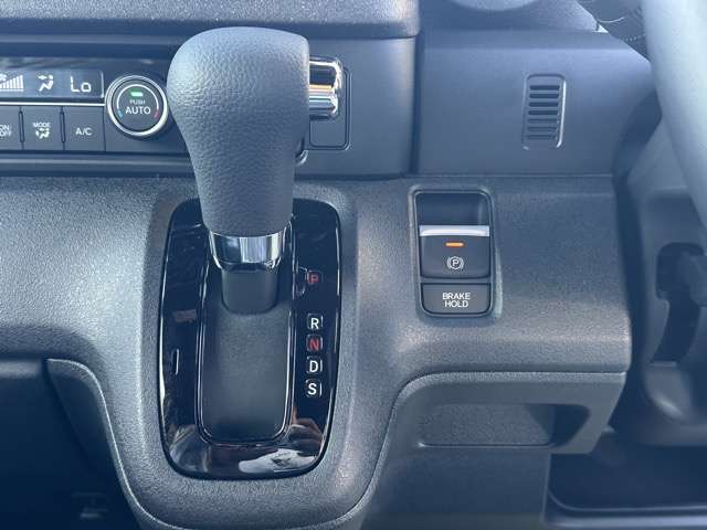 ホンダ Ｎ　ＢＯＸ カスタム ６６０ ターボ コーディネートスタイル ２トーン R7年 (東海) 99