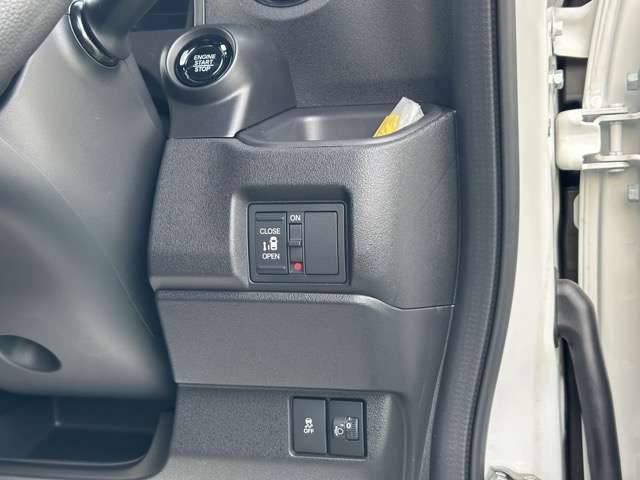 ホンダ Ｎ　ＢＯＸ カスタム ６６０ R7年 (東海) 99