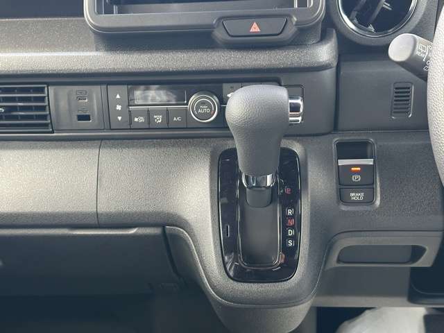 ホンダ Ｎ　ＢＯＸ カスタム ６６０ R7年 (東海) 99