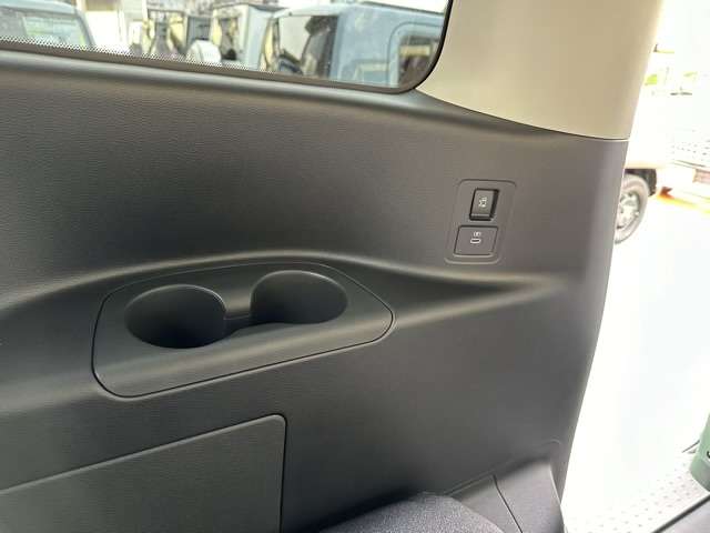 日産 セレナ ２．０ ハイウェイスターＶ R7年 (東海) 99