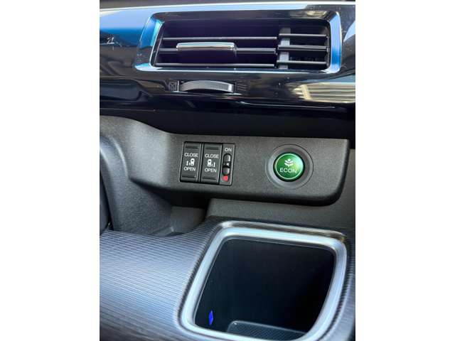 ホンダ ステップワゴン　ハイブリッド ２．０ スパーダ ハイブリッド Ｇ ＥＸ ホンダセンシング R1年 (近畿) 99