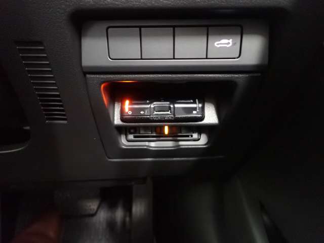 マツダ ＭＡＺＤＡ３　セダン ２．０ ２０Ｓ Ｓパッケージ R6年 (関東) 99