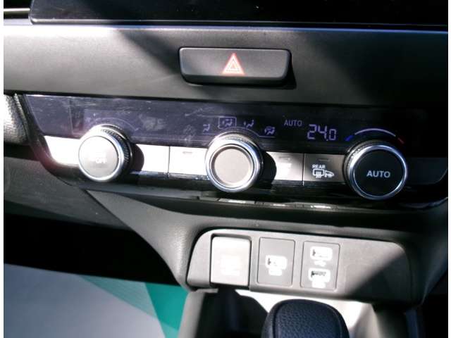 ホンダ フィット　ハイブリッド １．５ Ｅ：ＨＥＶ クロスター ４ＷＤ R4年 (東北) 99