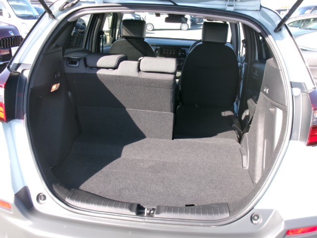 ホンダ フィット　ハイブリッド １．５ Ｅ：ＨＥＶ クロスター ４ＷＤ R4年 (東北) 99