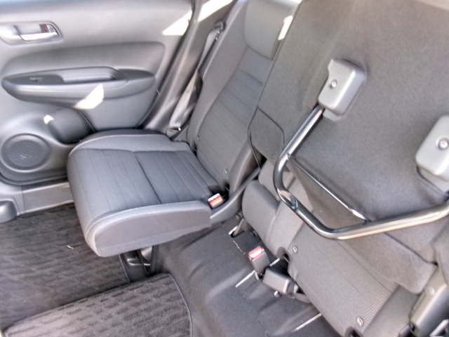 ホンダ フィット　ハイブリッド １．５ Ｅ：ＨＥＶ クロスター ４ＷＤ R4年 (東北) 99