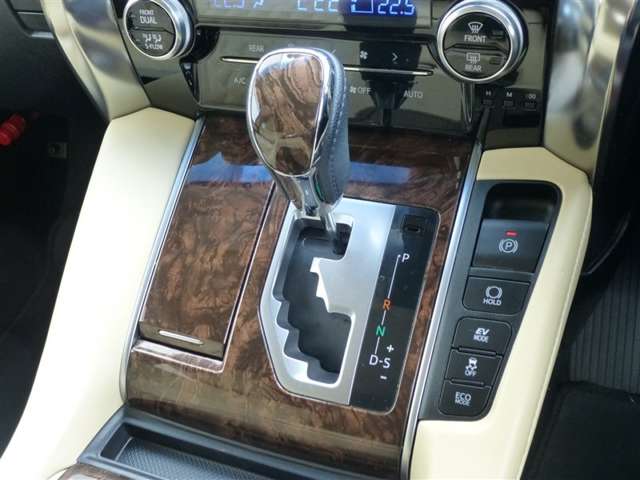 トヨタ アルファード　ハイブリッド ハイブリッド ２．５ Ｘ Ｅ－ＦＯＵＲ ４ＷＤ R3年 (東北) 99