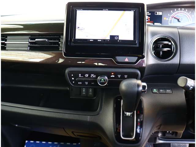 ホンダ Ｎ　ＢＯＸ カスタム ６６０ Ｇ Ｌ ホンダセンシング H30年 (関東) 99