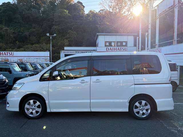 日産 セレナ ２．０ ハイウェイスター Ｖセレクション H22年 (関東) 99