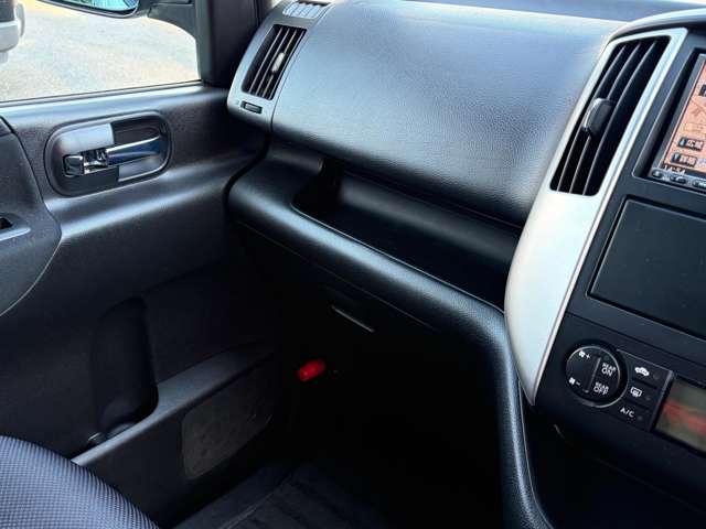 日産 セレナ ２．０ ハイウェイスター Ｖセレクション H22年 (関東) 99