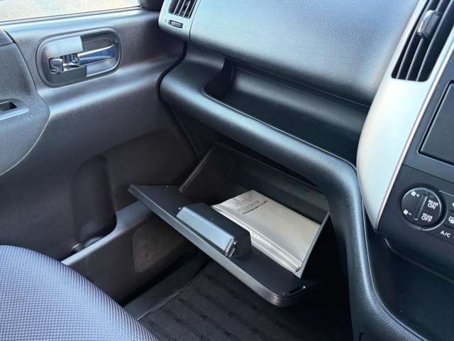 日産 セレナ ２．０ ハイウェイスター Ｖセレクション H22年 (関東) 99