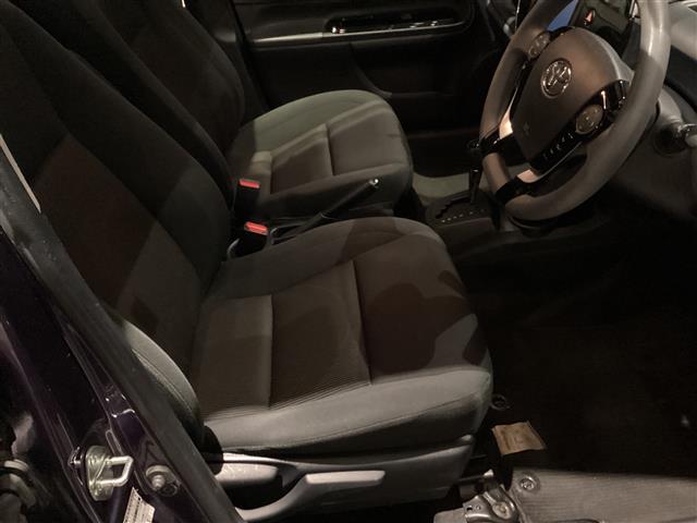 トヨタ アクア １．５ Ｓ スタイルブラック R1年 (東海) 99