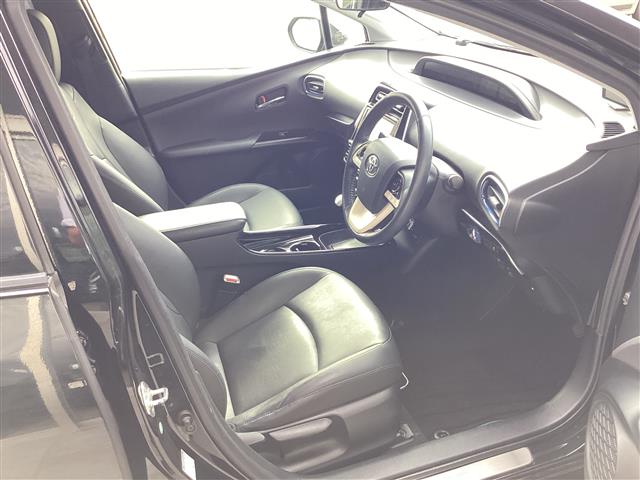 トヨタ プリウス １．８ Ｓ ツーリングセレクション H28年 (東海) 99