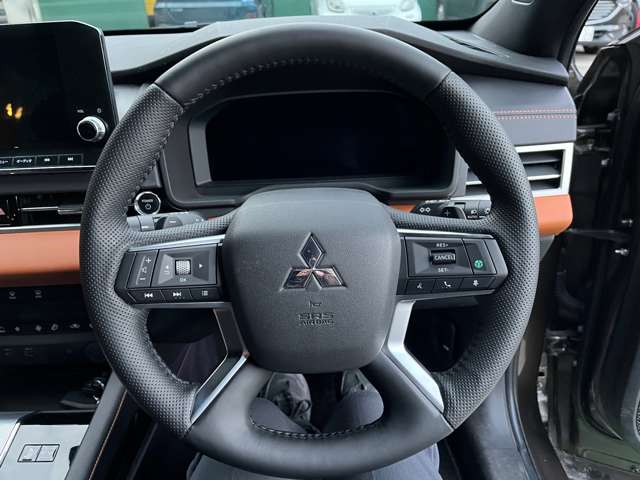 三菱 アウトランダーＰＨＥＶ ＰＨＥＶ ２．４ Ｐ ４ＷＤ R4年 (東海) 99