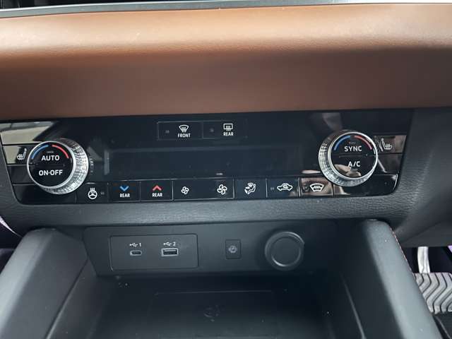 三菱 アウトランダーＰＨＥＶ ＰＨＥＶ ２．４ Ｐ ４ＷＤ R4年 (東海) 99